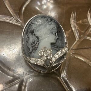 Elegant PorcelainSilver Cameo Brooch